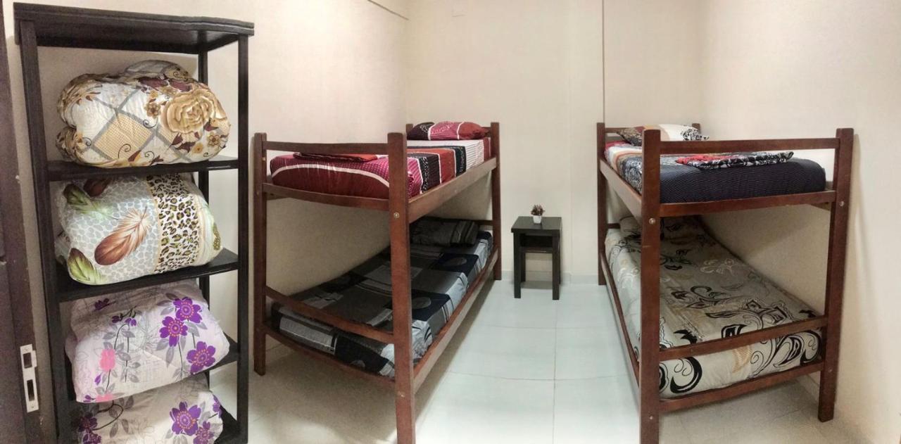 Colibri Hostel Пуэрто-Игуасу Экстерьер фото