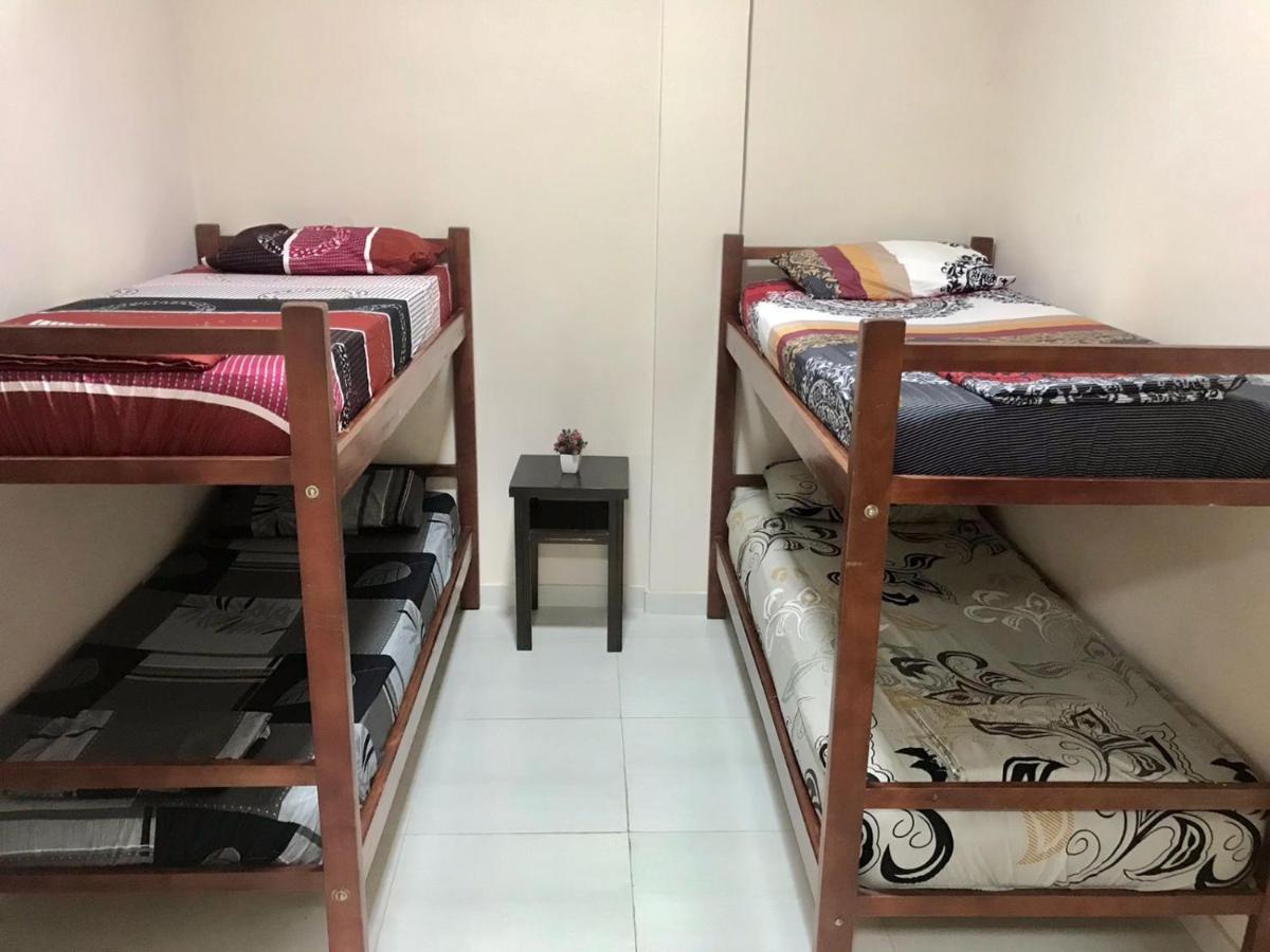 Colibri Hostel Пуэрто-Игуасу Экстерьер фото