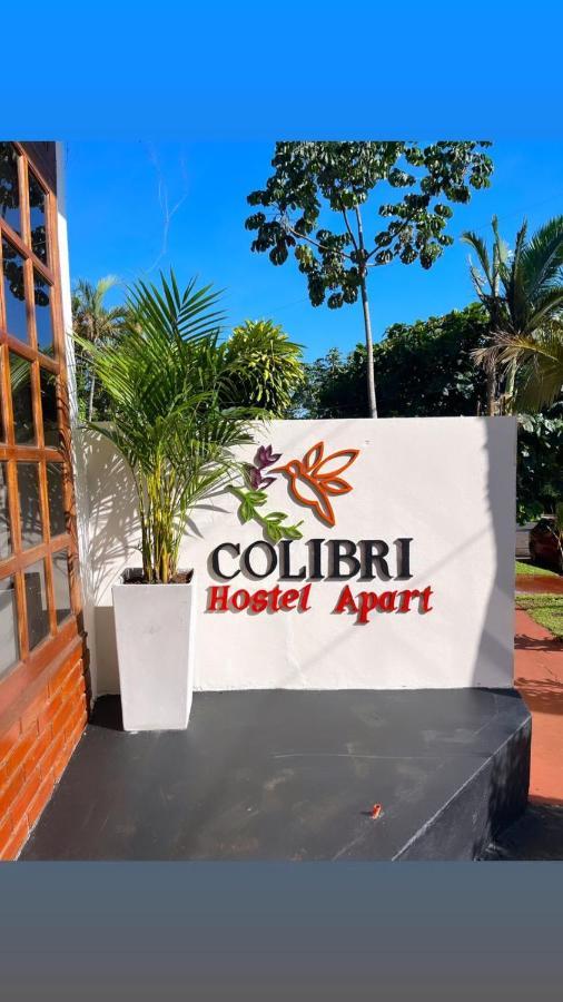 Colibri Hostel Пуэрто-Игуасу Экстерьер фото