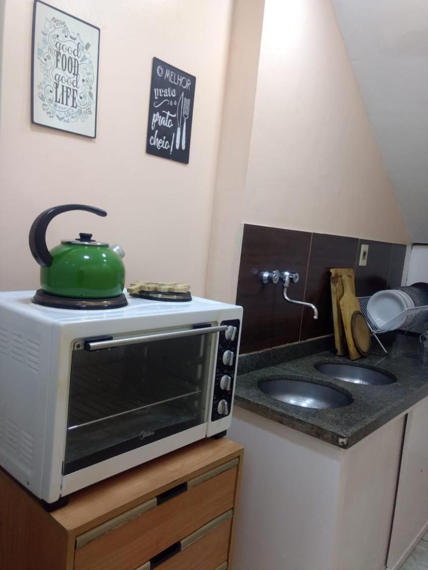 Colibri Hostel Пуэрто-Игуасу Экстерьер фото
